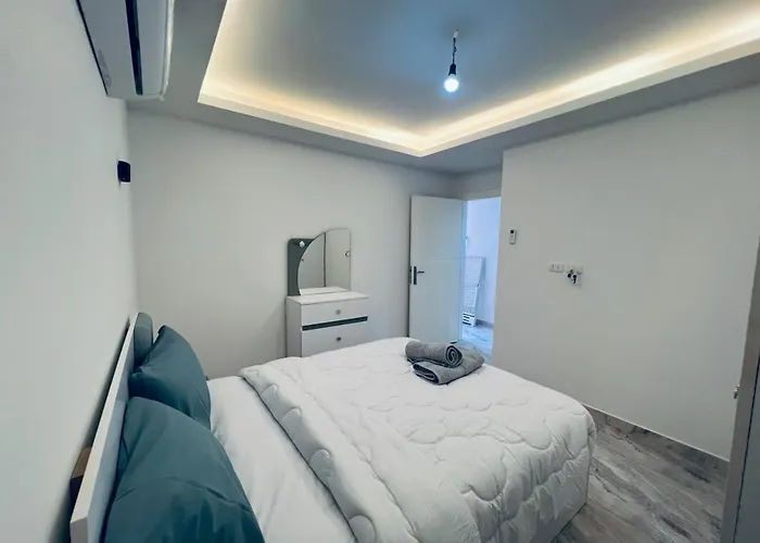 One Bedroom And Reception דירה הורגהדה